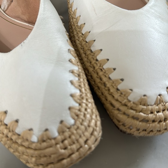 White and tan woven Zara sip on - Picture 4 of 4